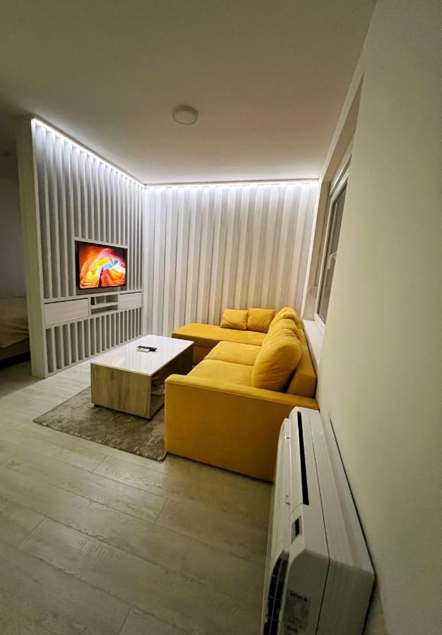 Center Deluxe Studio Apartment Niksic ภายนอก รูปภาพ
